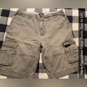Mens Foot Locker cargo shorts. Size 34 EUC